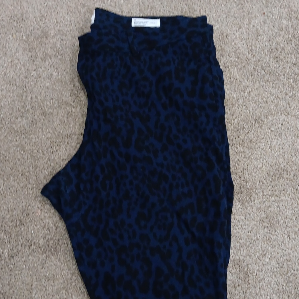 Plus size pants - Picture 3 of 5